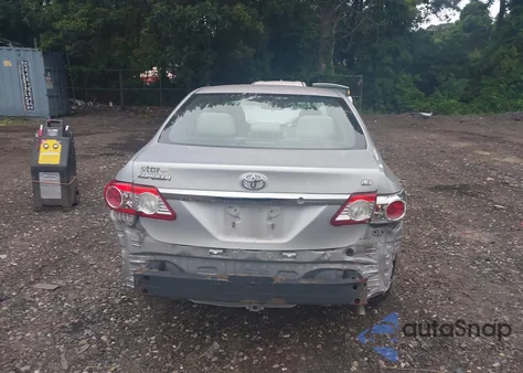 2013 Toyota Corolla L/Le/S/S Special Edition/Le Special Edition z USA, uszkodzony, nr VIN 2T1BU4EE2DC969075